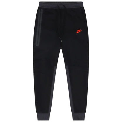 Jogger Nike Tech Negro/Gris Humo Oscuro/Carmesi Suave