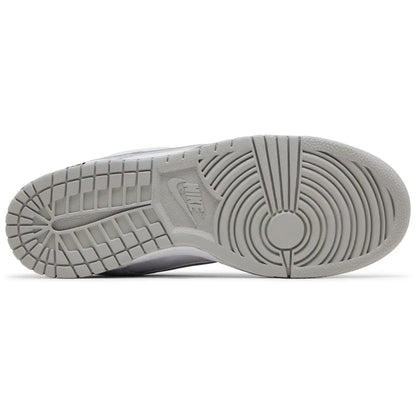 Supreme x Nike Dunk Low SB "White Metallic Silver"