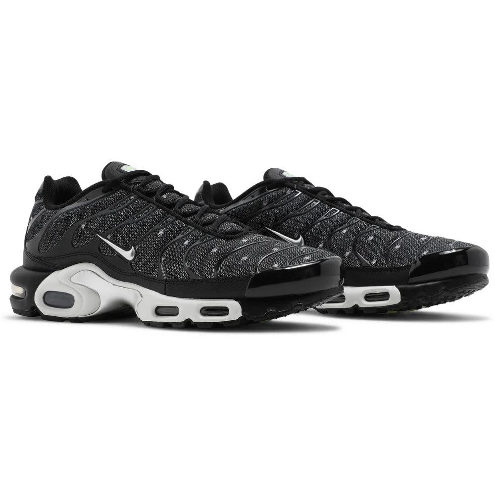 Nike Air Max Plus SE “Black Chrome”