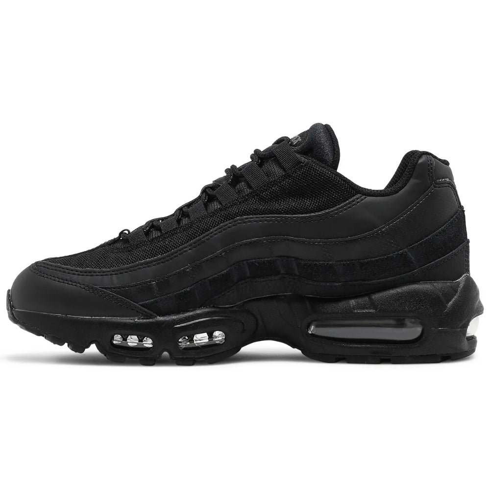 Nike Air Max 95 Essential "Triple Black"